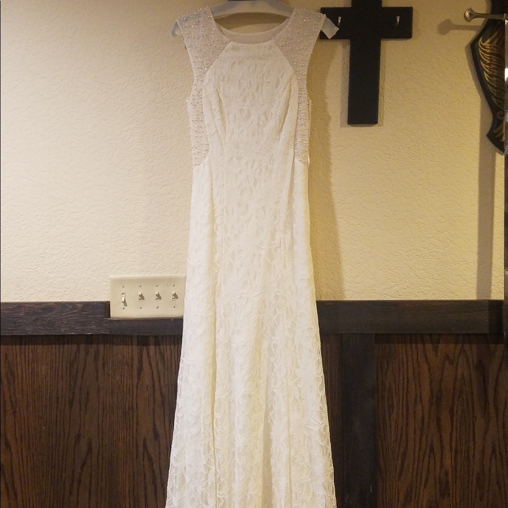 White long beaded lace dress 4P